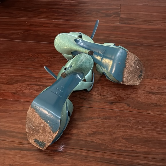 YSL Tribute Sandals in Patent Leather - great condition - Picture 6 of 7